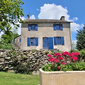 A La Tour De Peyrebrune Hébergement de vacances